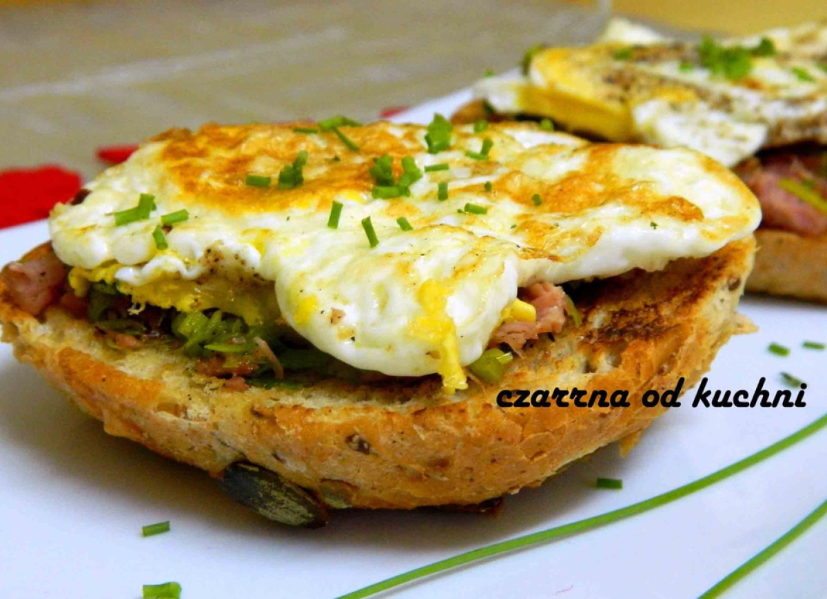 Jajeczko z bułeczką