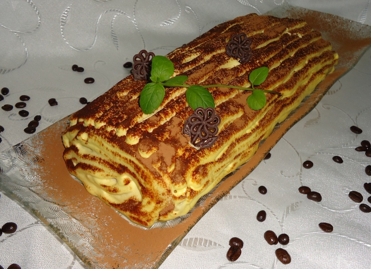 Rolada tiramisu