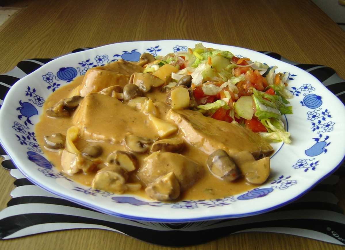 Polędwica Wieprzowa z Pieczarkami w Rękawie