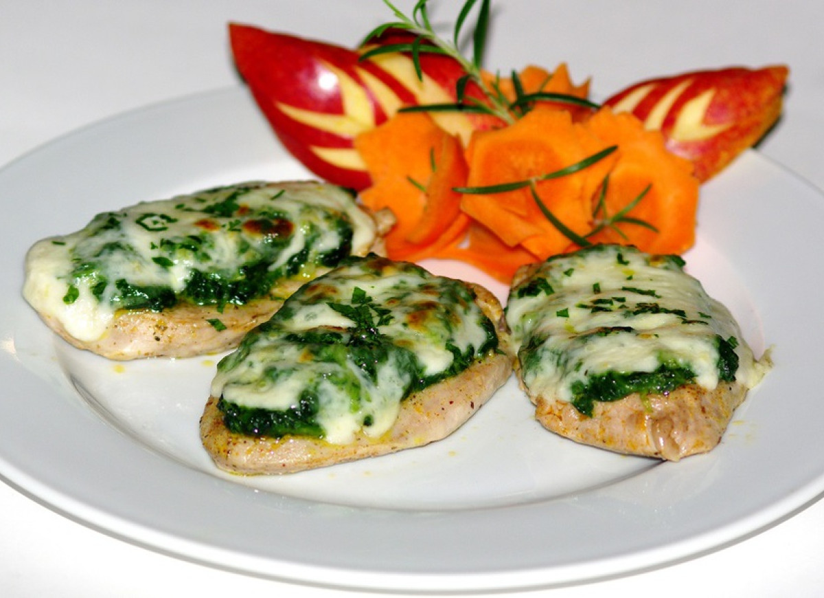 Polędwiczka ze szpinakiem i mozzarellą