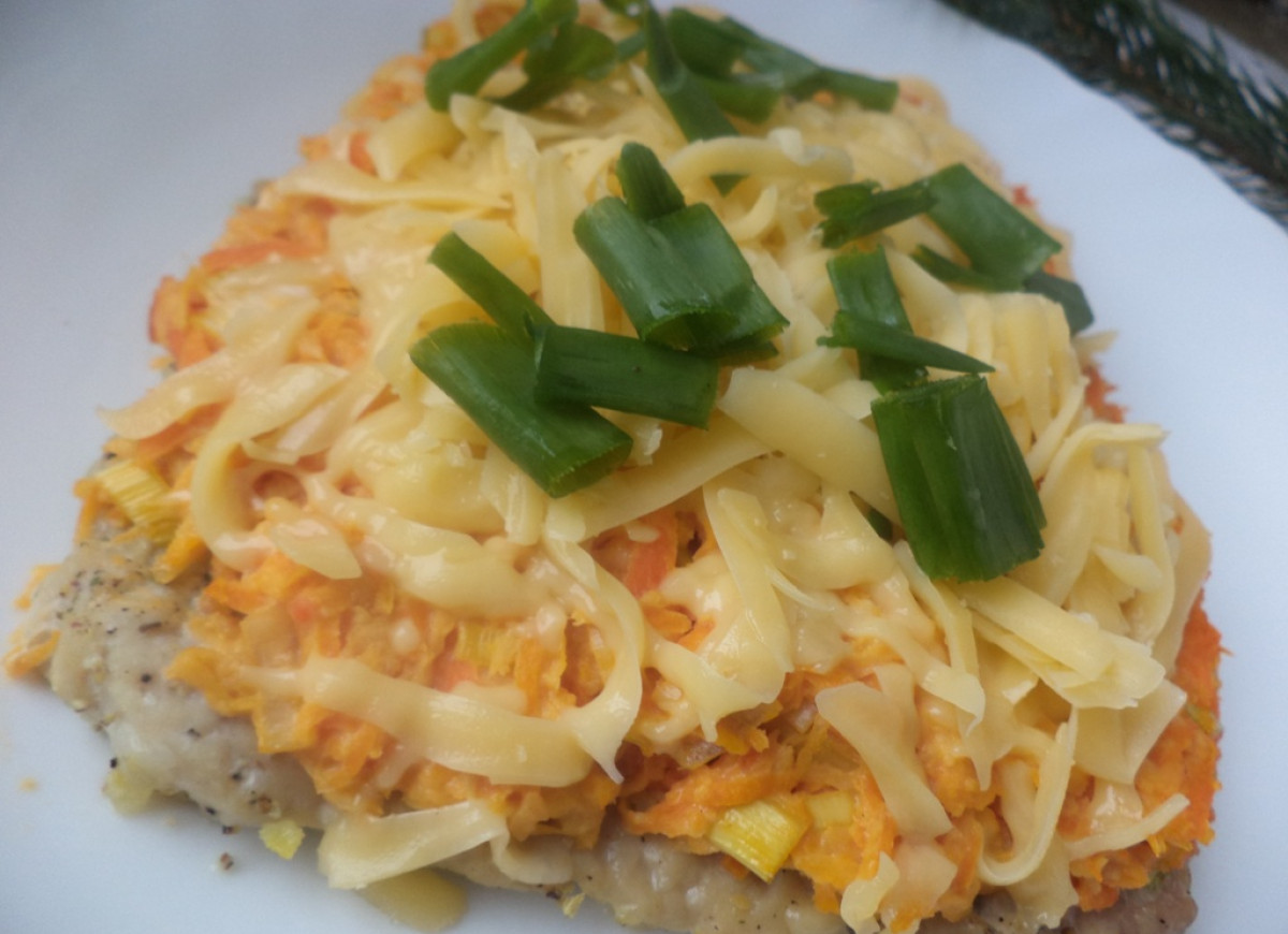 Zapiekany schab pod kołderką jarzynową