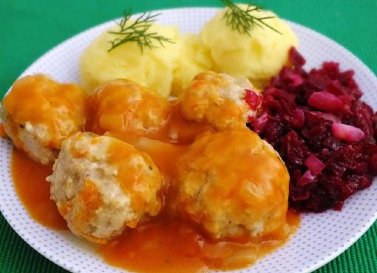 pulpeciki z marchewką w sosie pomidorowym