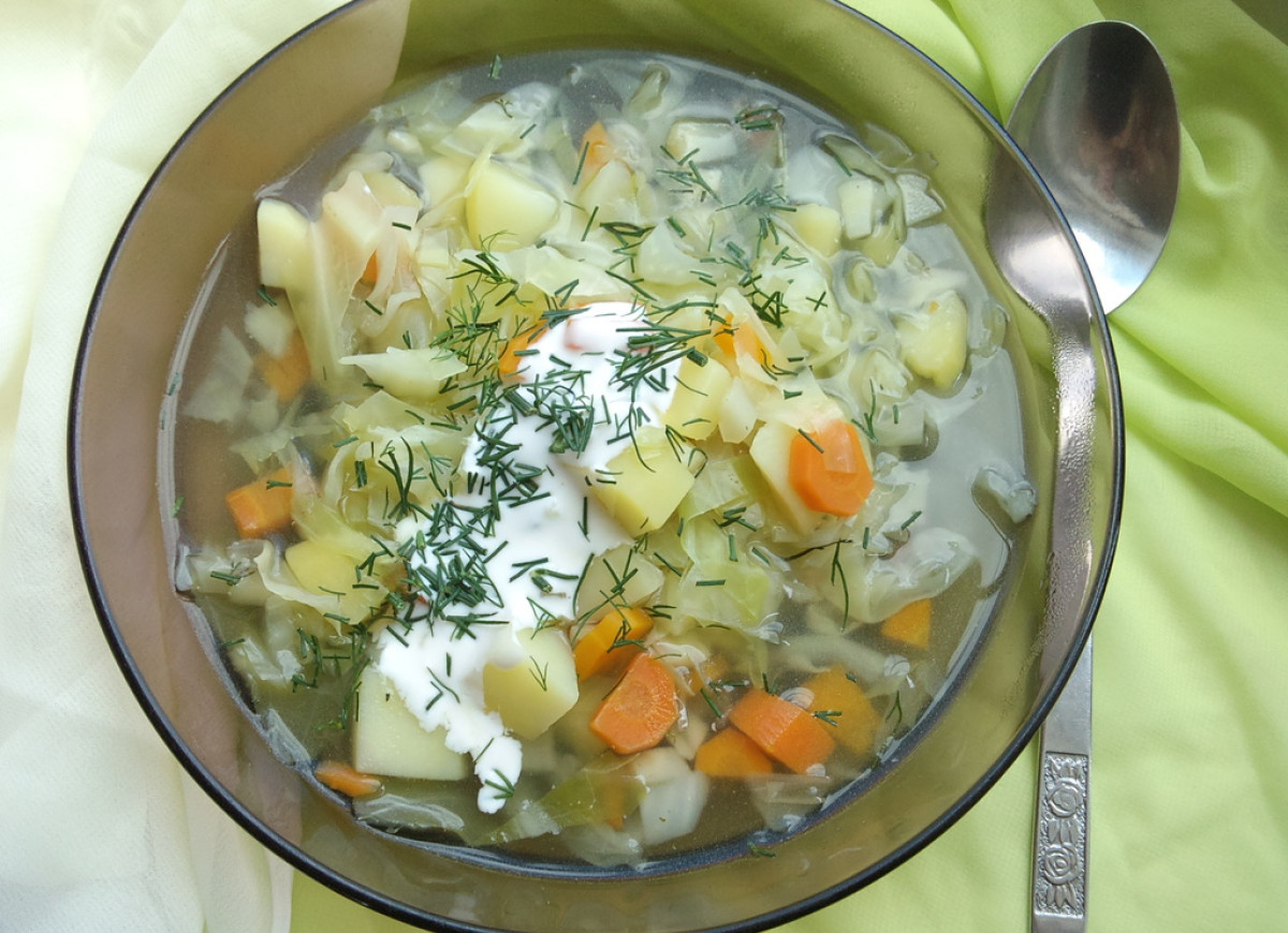 Zupa z młodej kapusty