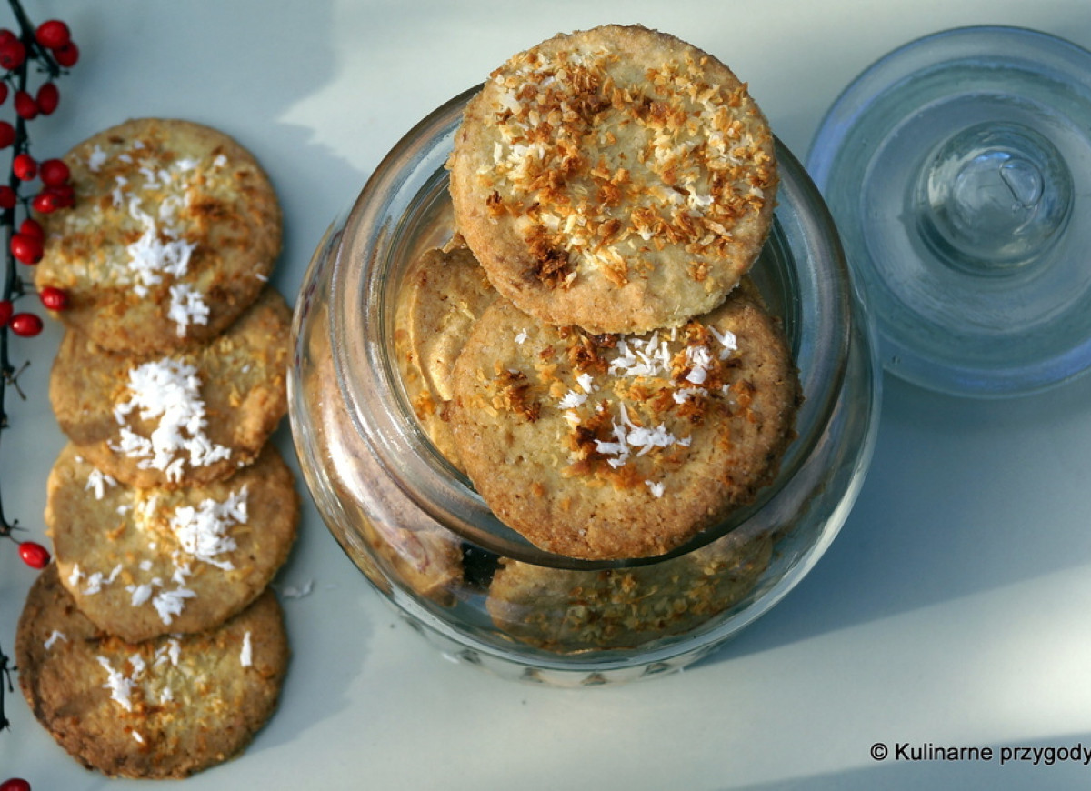 Kruche ciasteczka z wiórkami kokosowymi