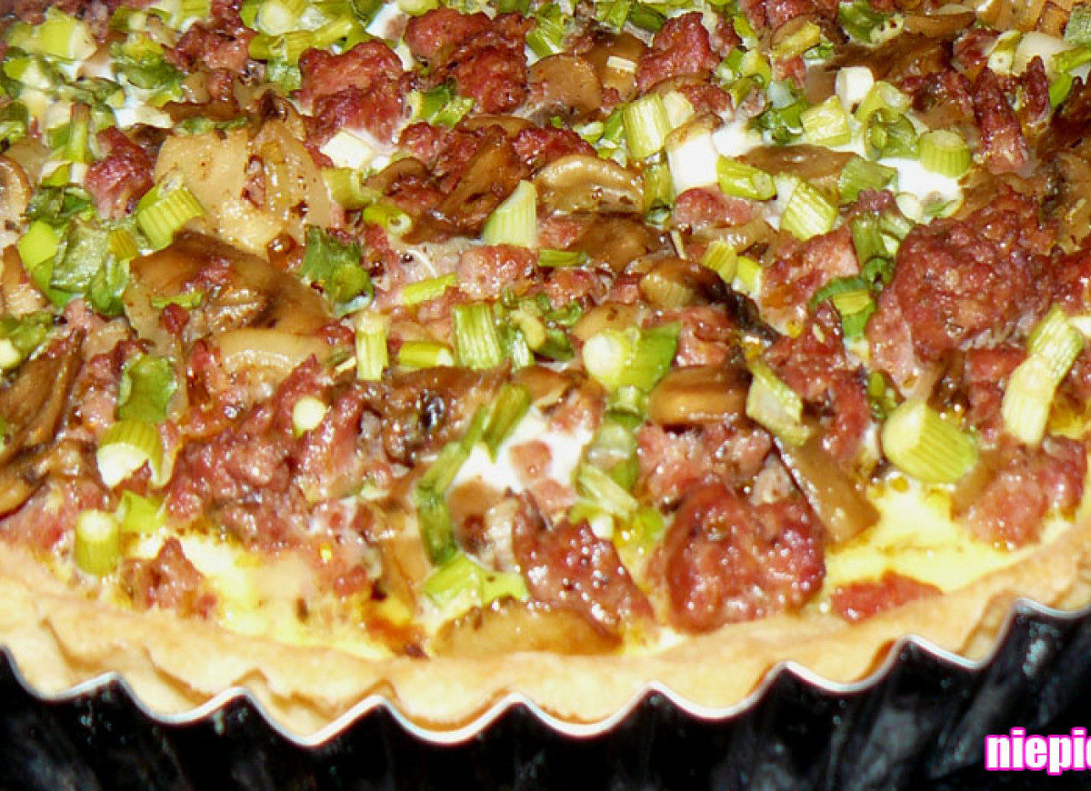 Tarta z mięsem  mielonym i pieczarkami