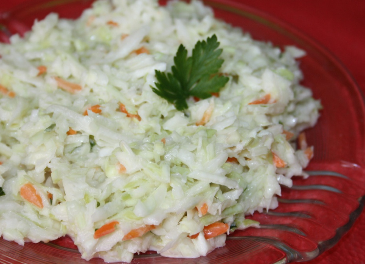 SURÓWKA Z KAPUSTY Z CHRZANEM