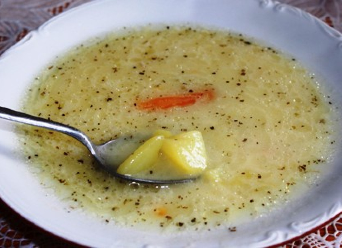 Biała zupa z warzywami