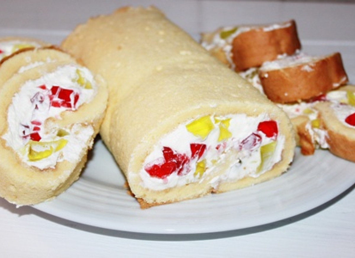 Rolada ze śmietaną i galaretką