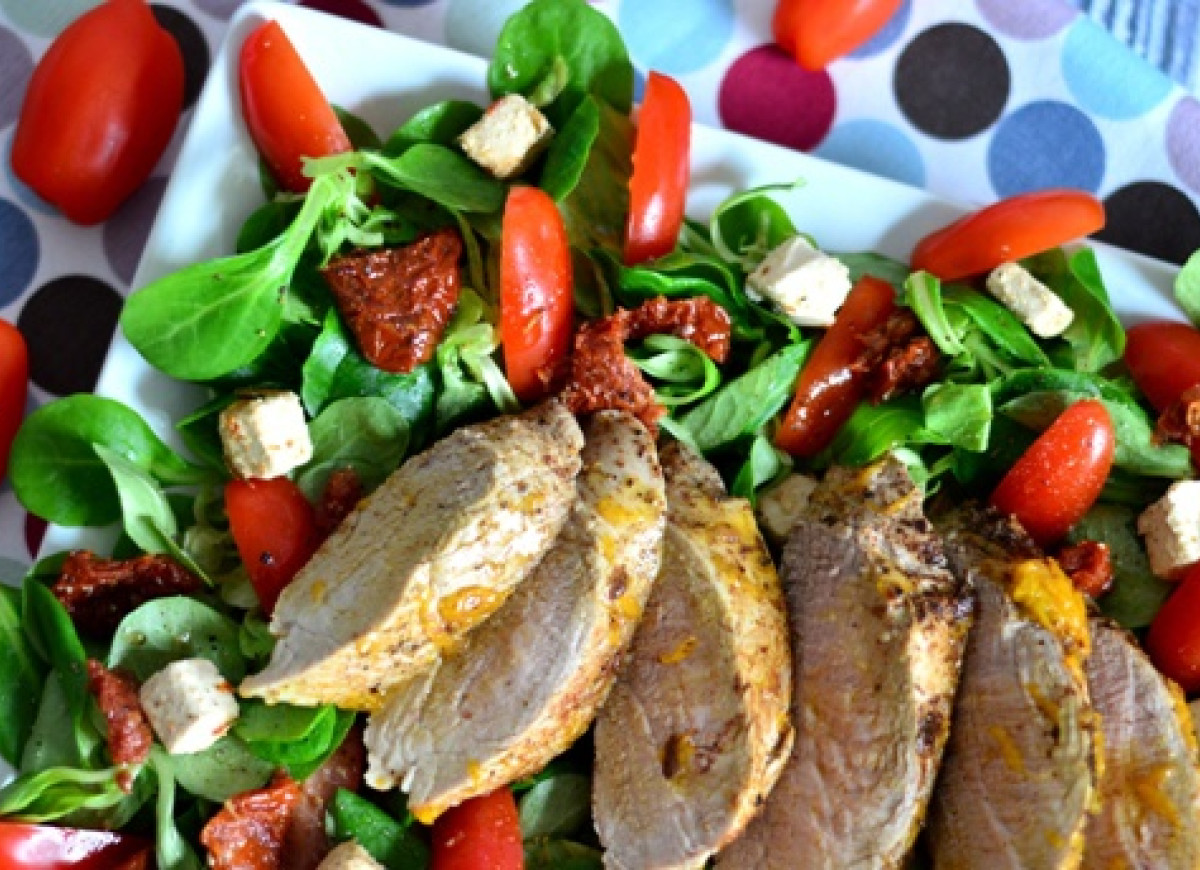 Sałatka z polędwiczką wieprzową