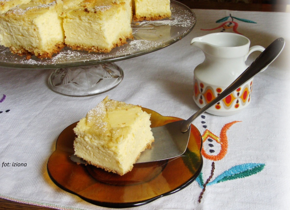 Sernik z kremówką
