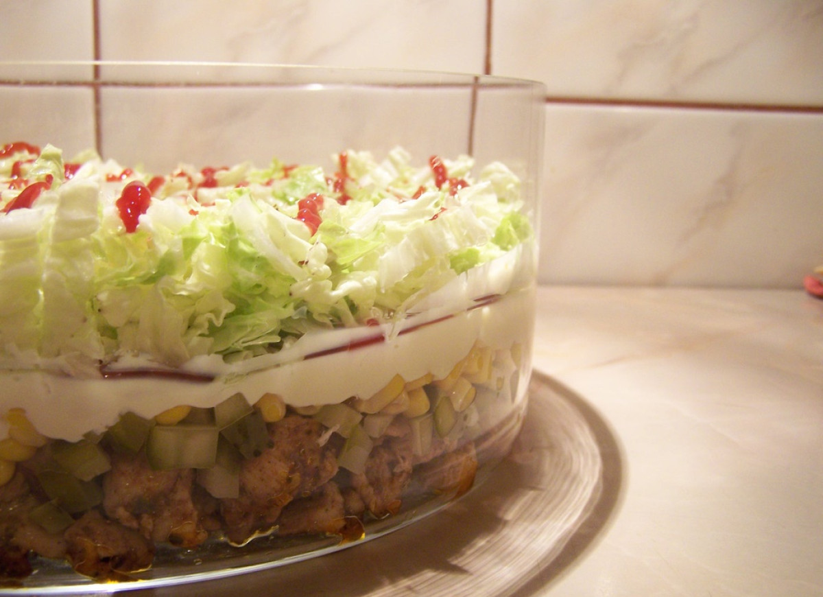 Sałatka gyros - warstwowa