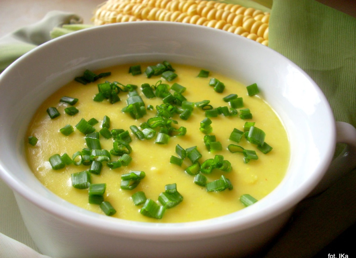Zupa krem ze świeżej kukurydzy, ze szczypiorkiem