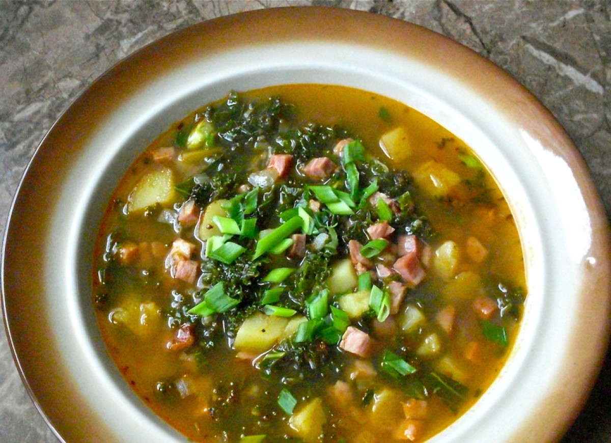 zupa jarmużowa z boczkiem