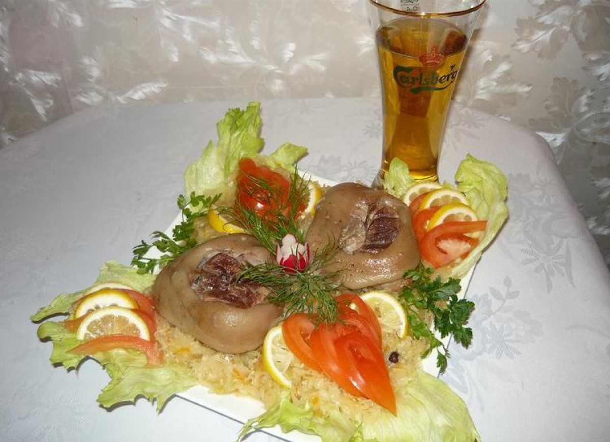 GOLONKA Z WODY  DUSZONA W KISZONEJ KAPUŚCIE...