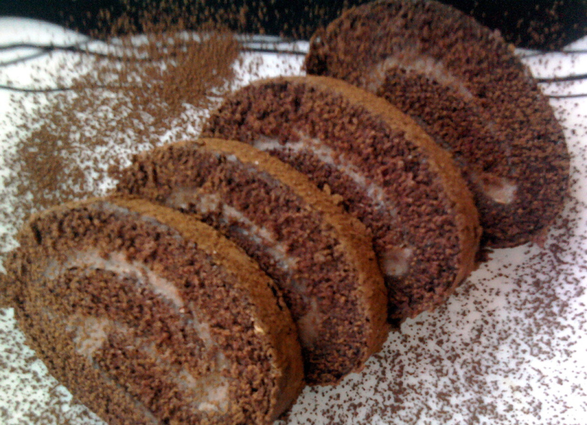 Rolada z budyniem czekoladowym