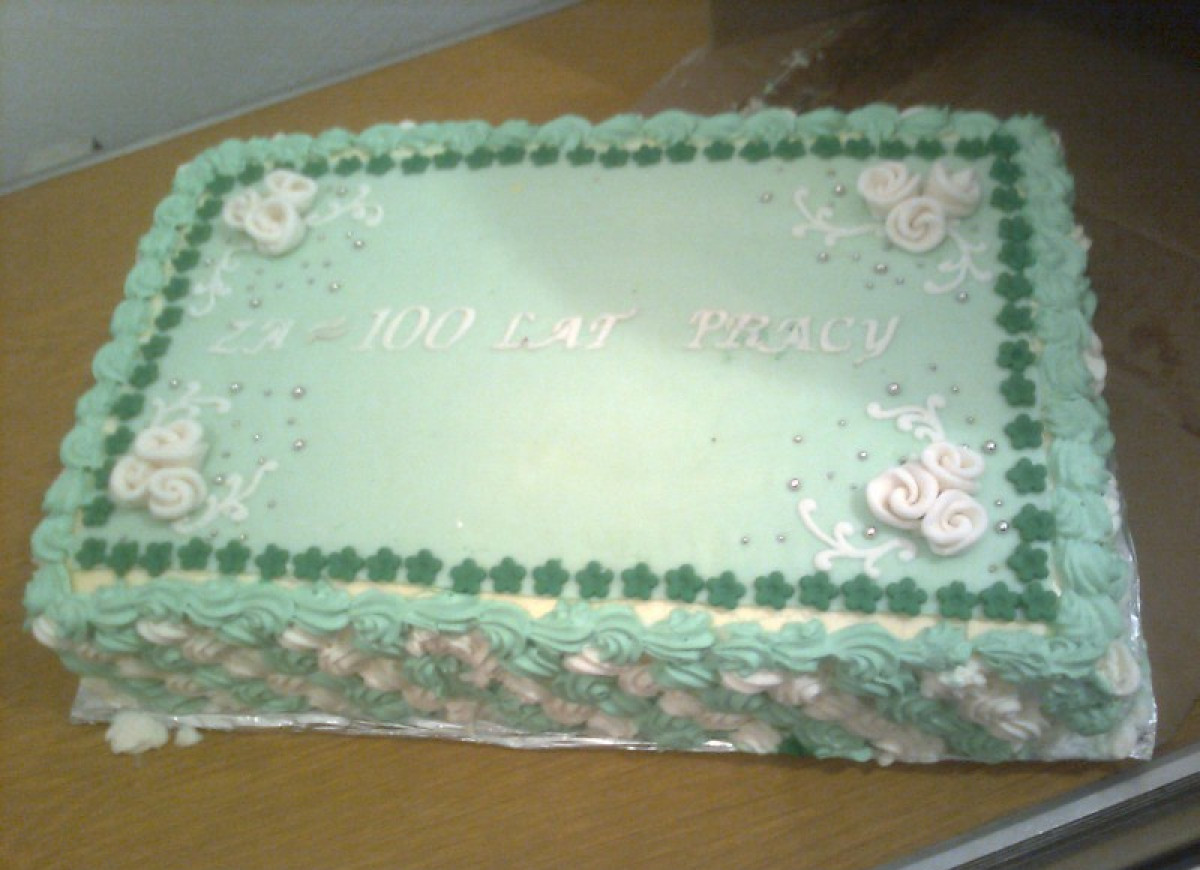 Tort w podziękowaniu za wieloletnią pracę