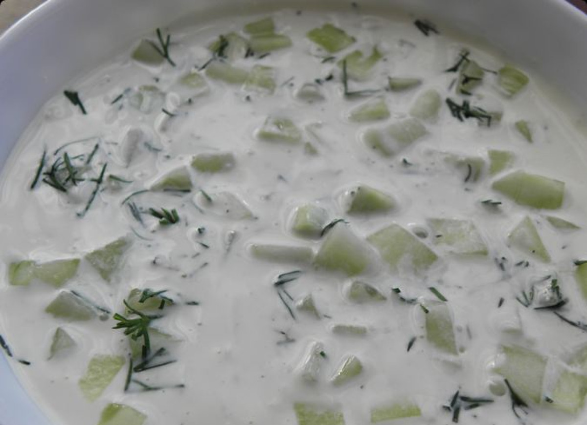 Błyskawiczny sos do pieczonych ziemniaków.