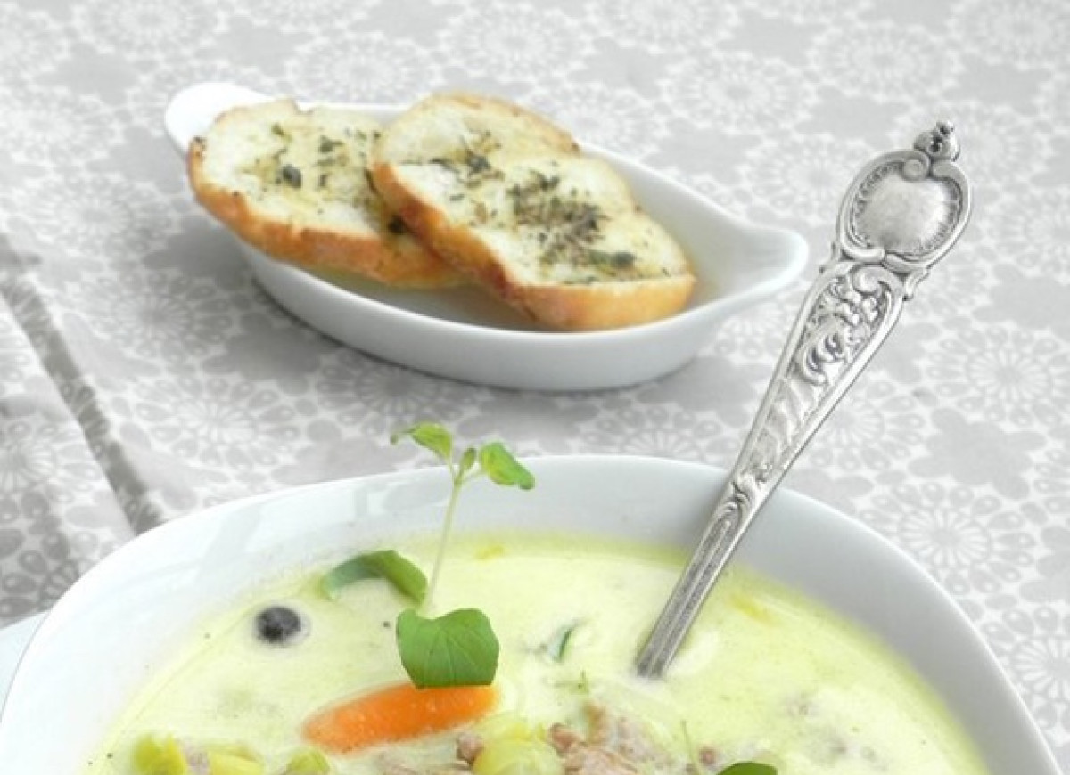 Zupa z pora z serkiem i mięsem mielonym