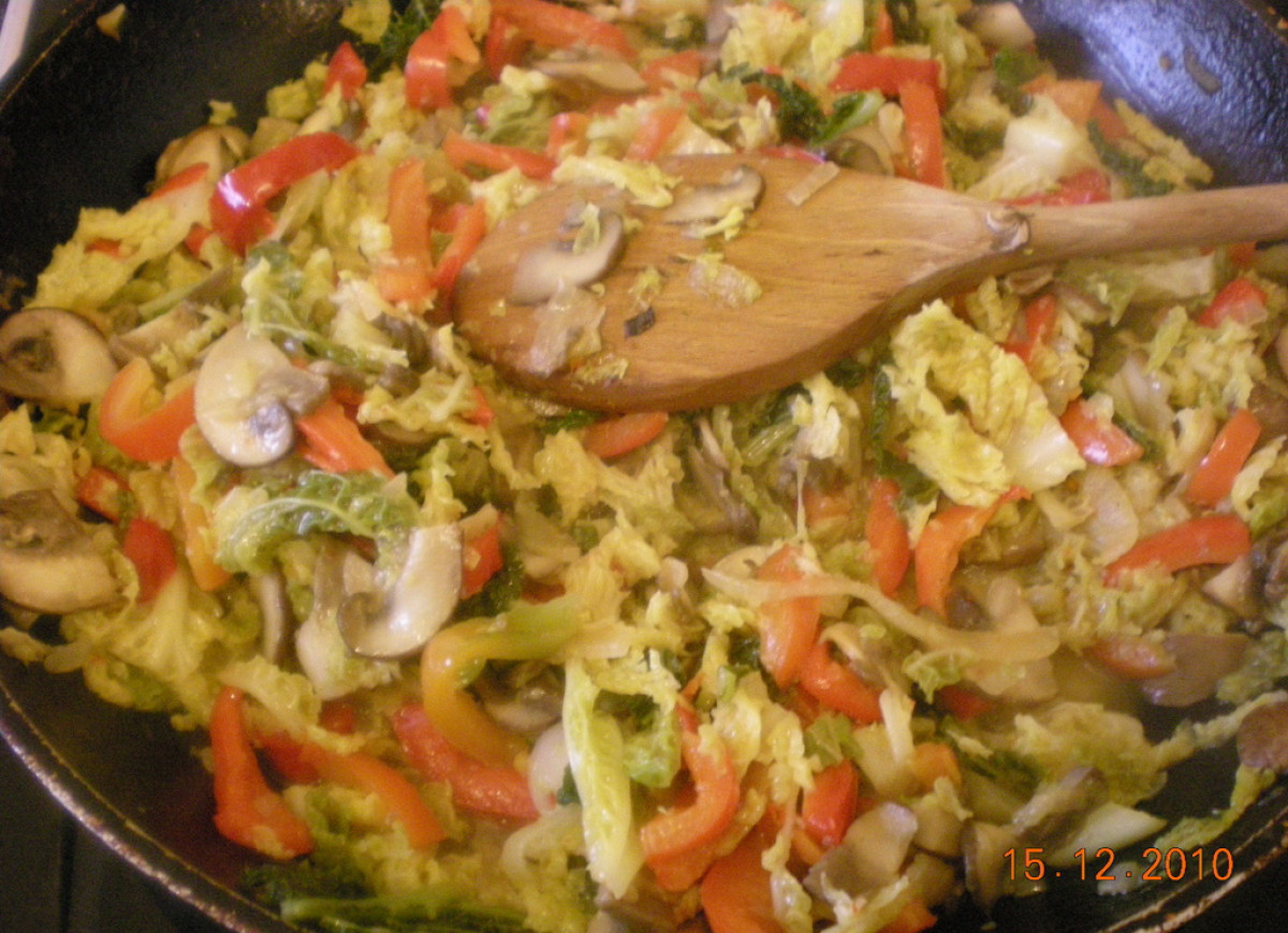 Kapusta duszona z warzywami