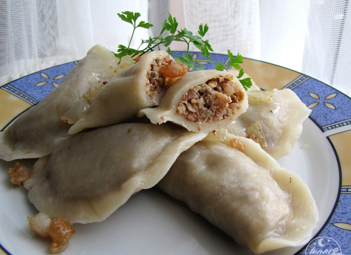 Pierożki z mięsem i kaszą gryczaną