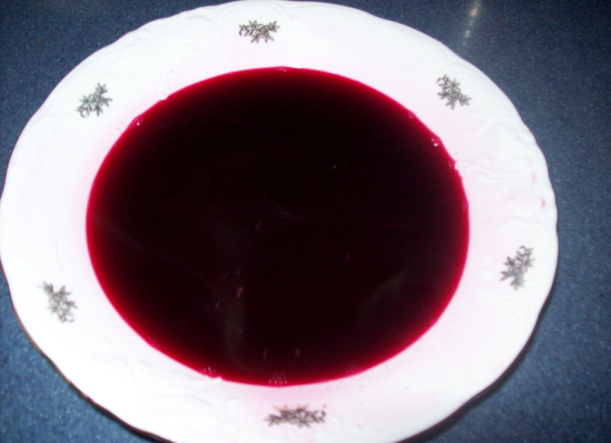 Barszcz czerwony z grzybami