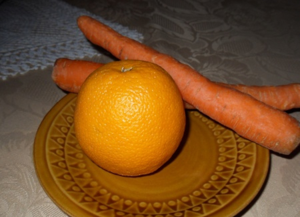 Napój z pomarańczy i marchwi