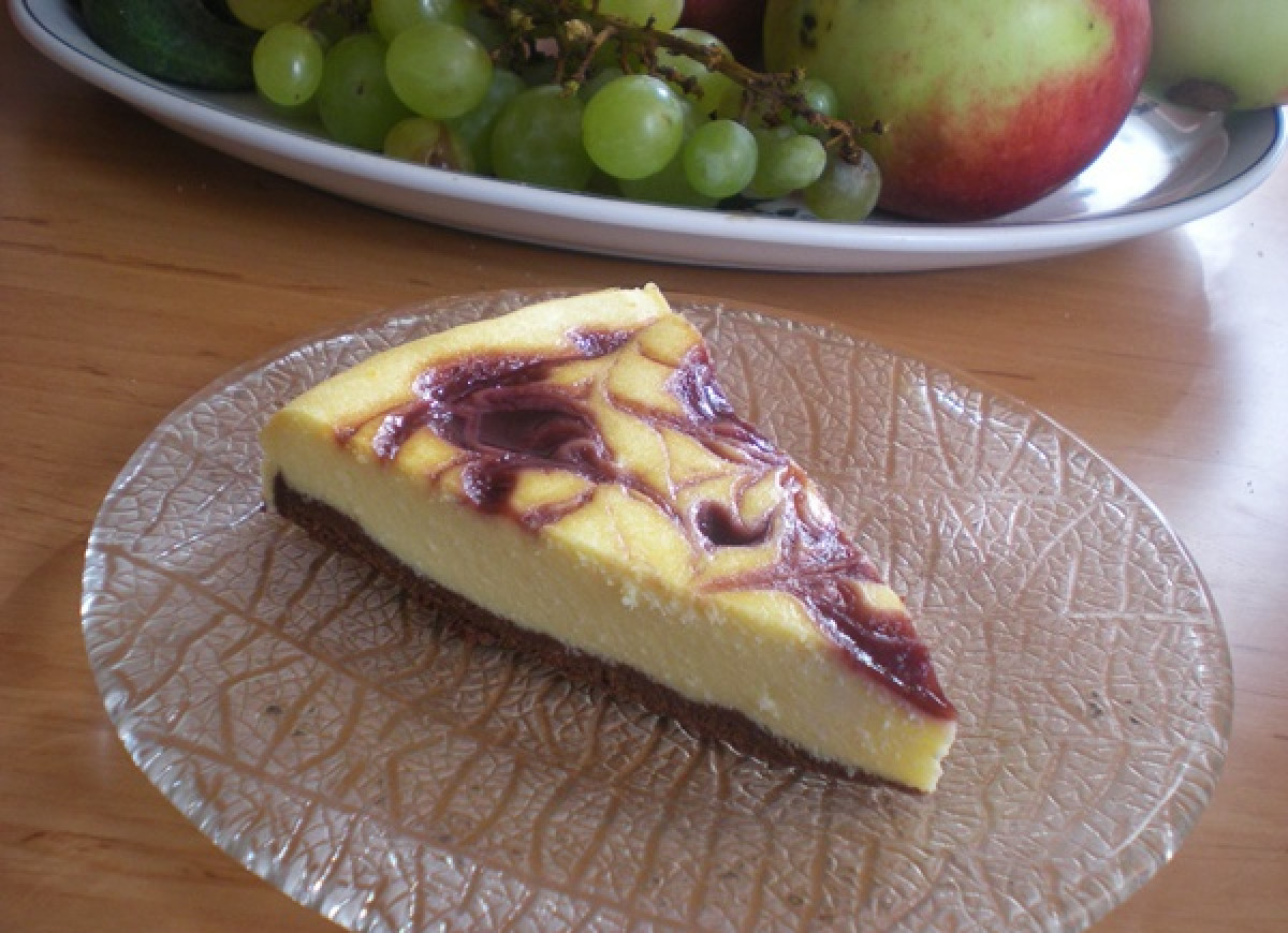 Sernik na czekoladowym spodzie