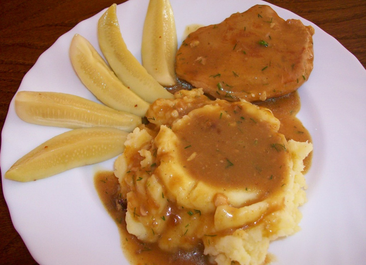 szyneczka w sosie pieczeniowym