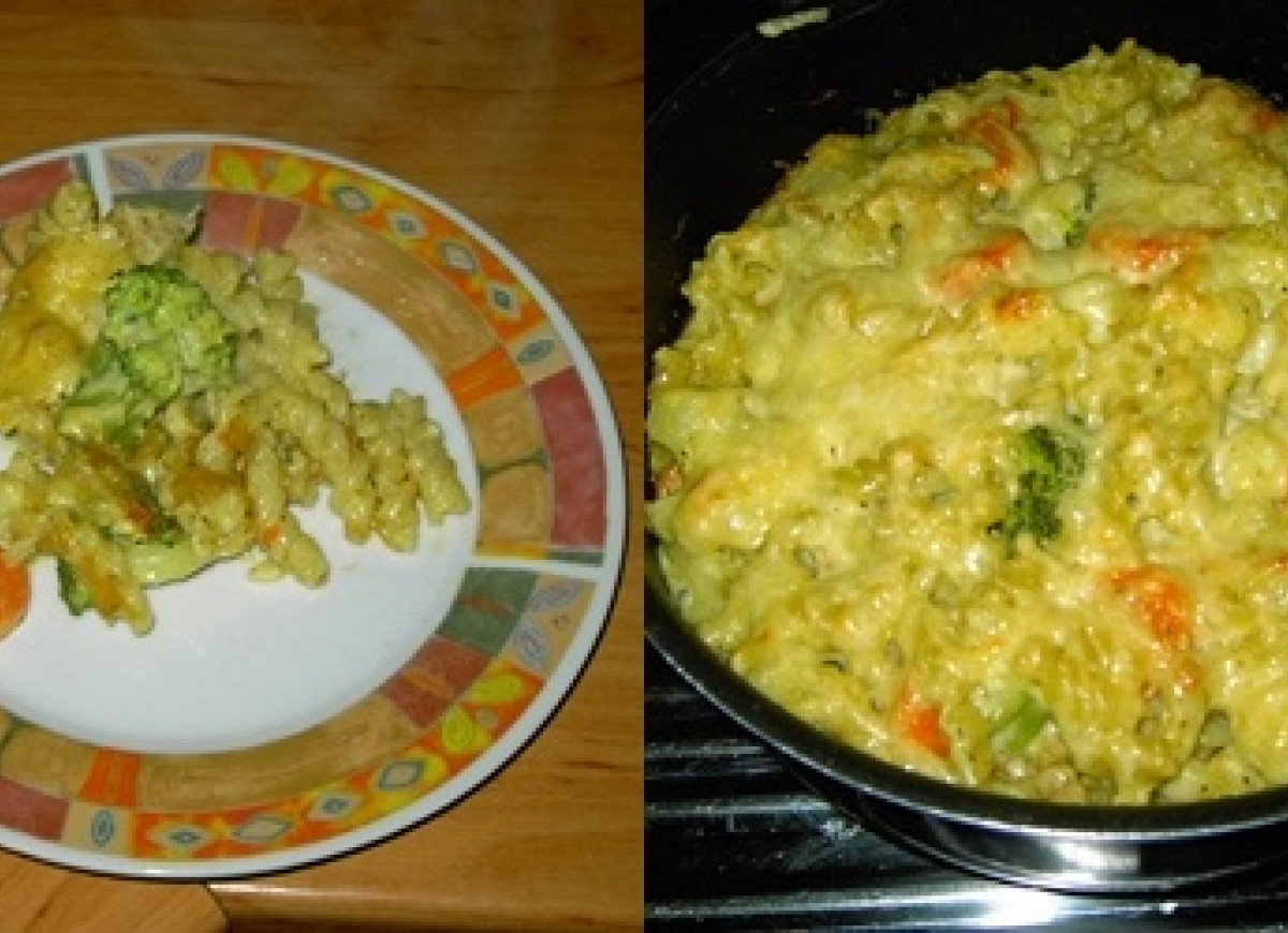 Zapiekanka makaronowa z beszamelem.