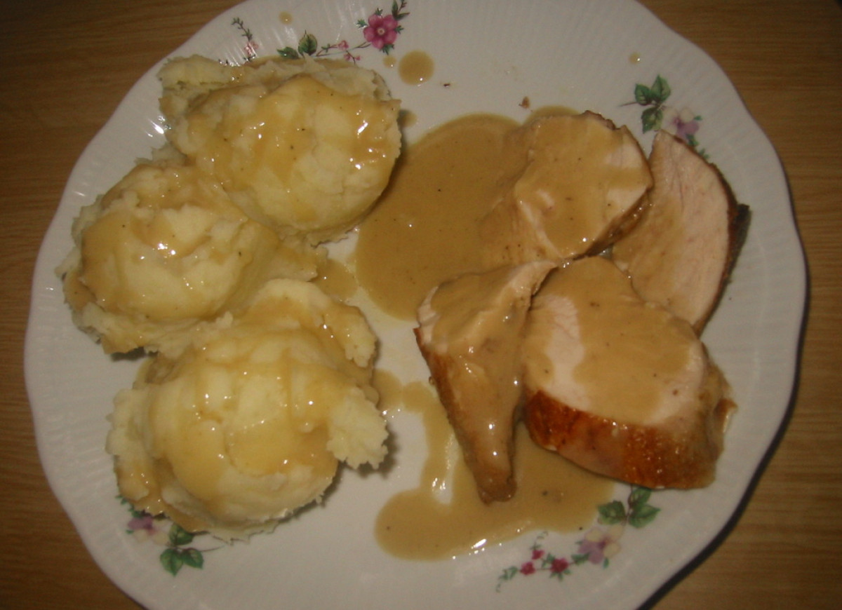 Piersi z kurczaka z sosem grzybowym i ziemniaczanym pure