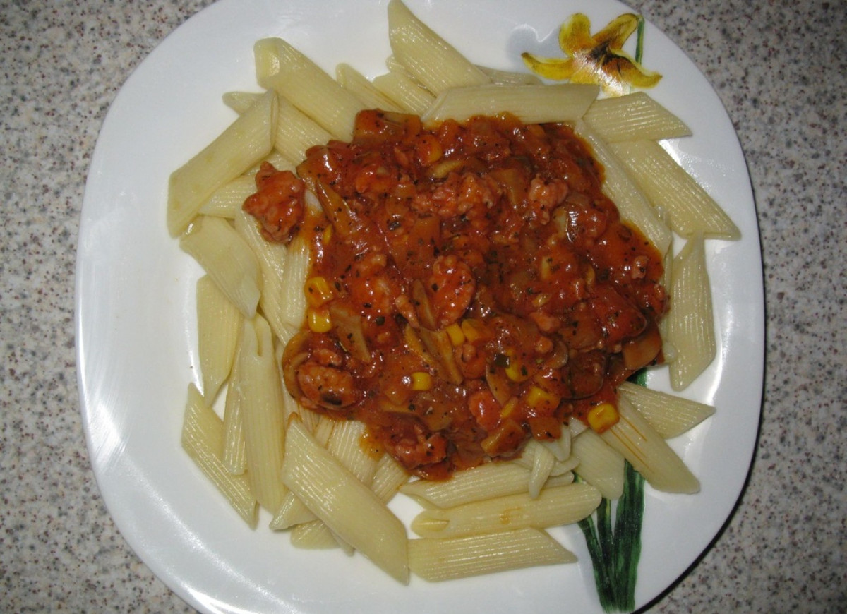 Makaron Penne z mięsem w sosie słodko-kwaśnym