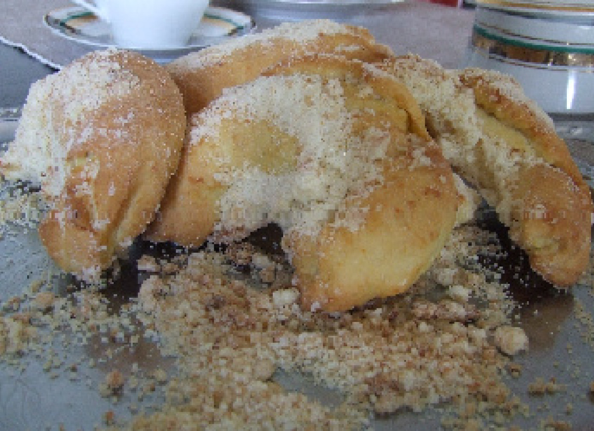 Rogaliki drożdżowe z ciasta topionego