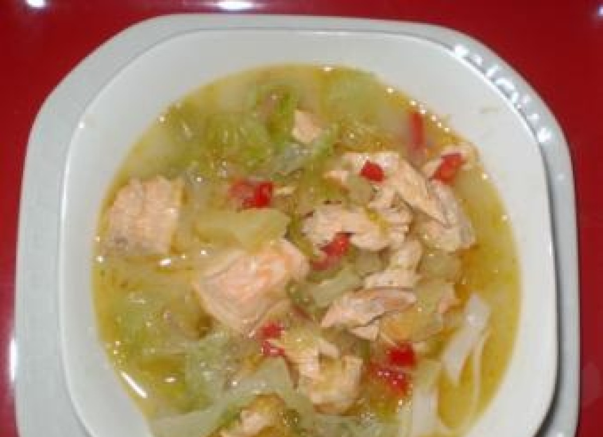 Tajska wariacja na temat zupy rybnej: