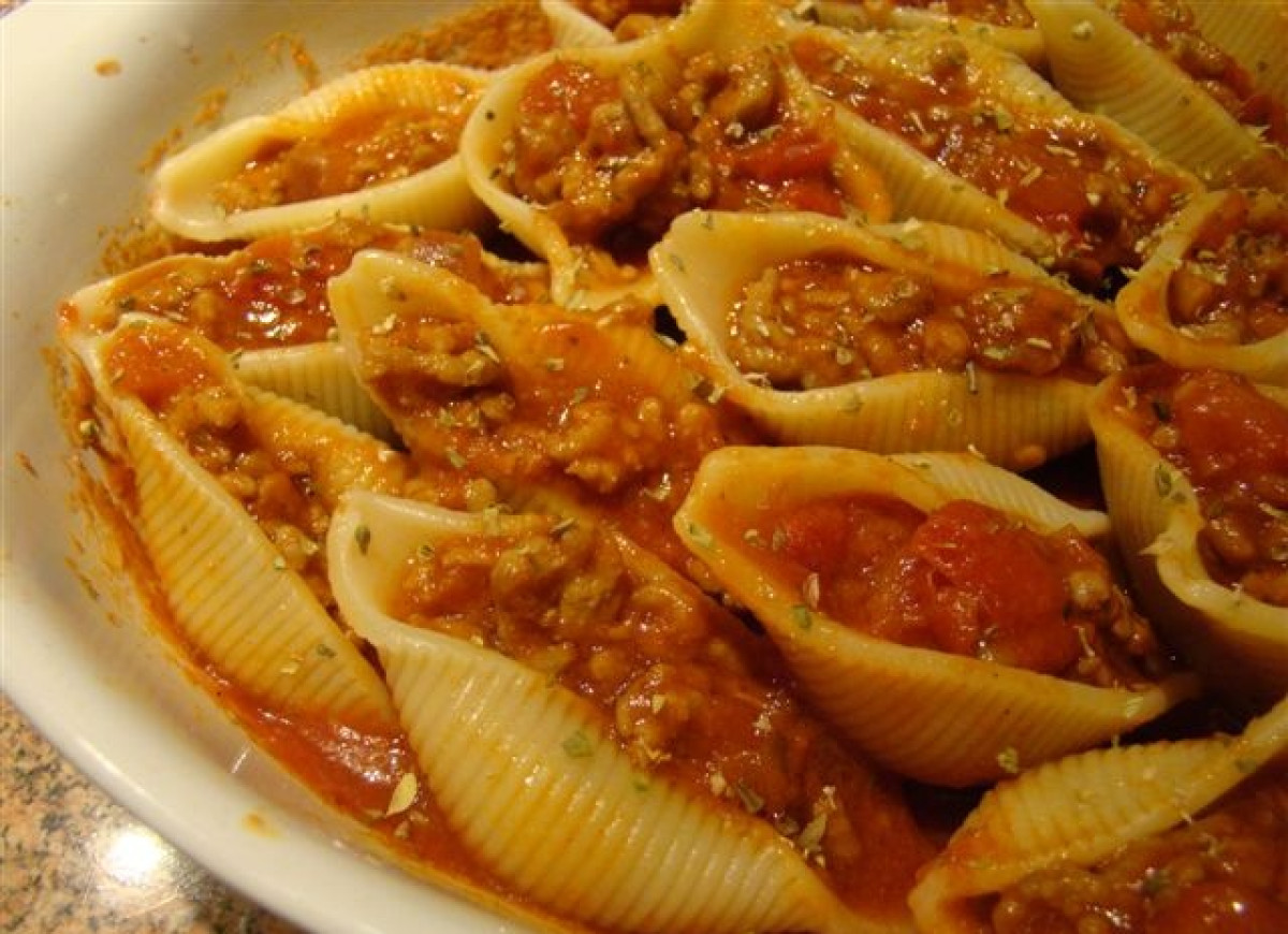 Muszle  Conchiglioni a'la bolognese