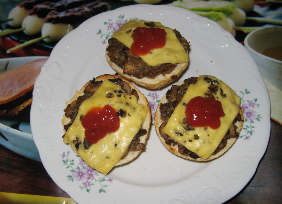 Zapiekanki z pieczarkami