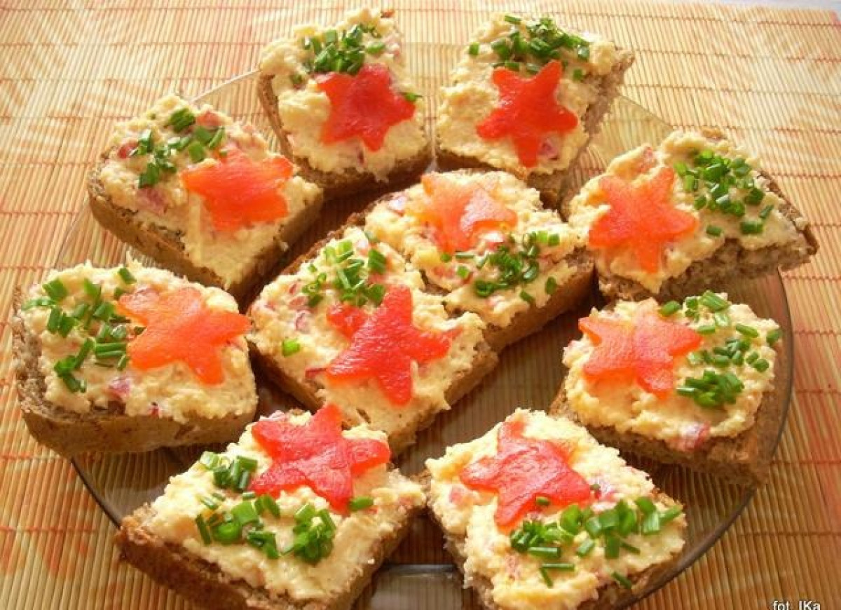 Pasta z żółtego sera