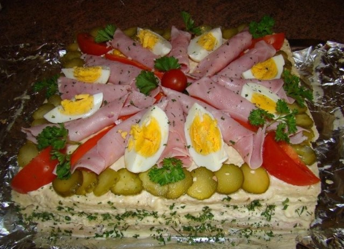 Szwedzki tort kanapkowy