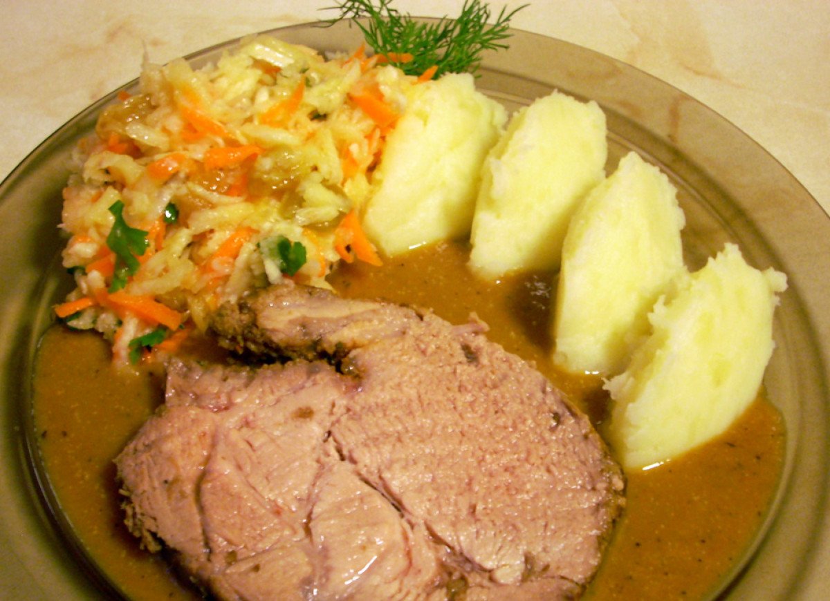 Karczek pieczony w sosie śliwkowym