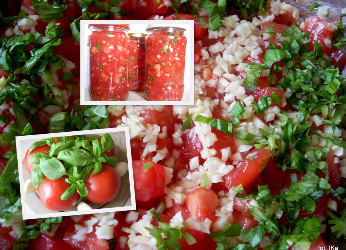 Pomidory krojone z czosnkiem i bazylią