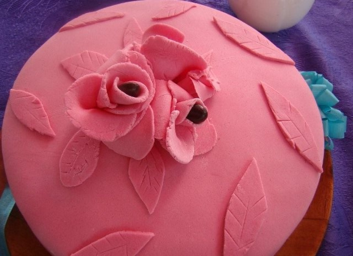 Moj pierwszy tort z masą cukrową