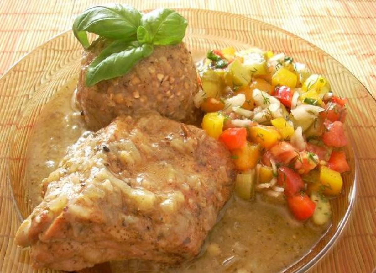 Żeberka duszone w pachnącym sosie