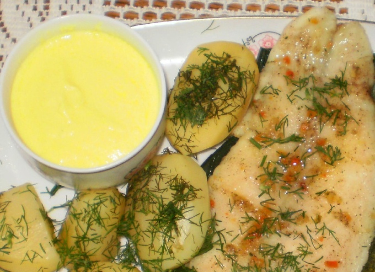 Panga z parowaru z sosem cytrynowym