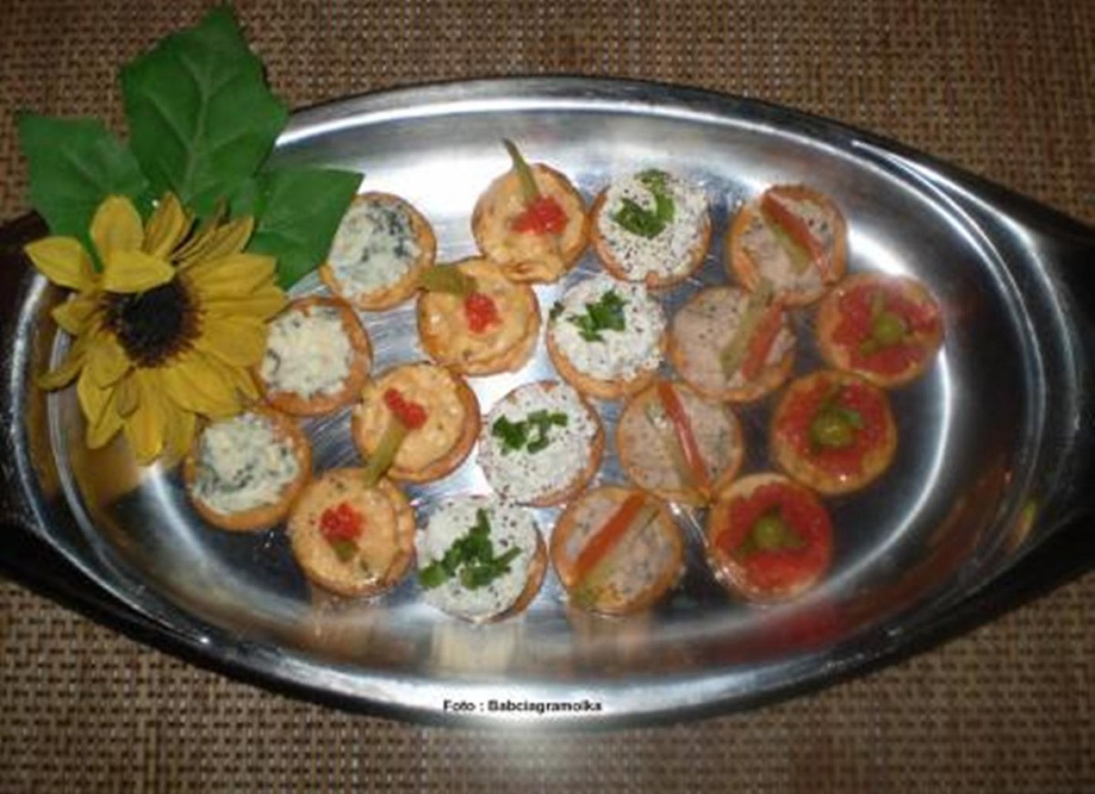 Kanapeczki na krakersach :