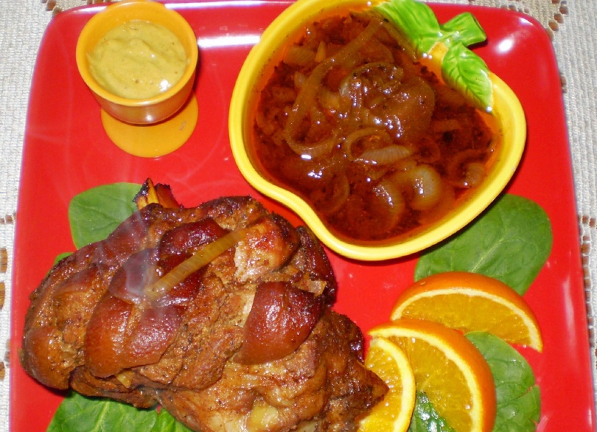 Golonka pieczona w garnku rzymskim :