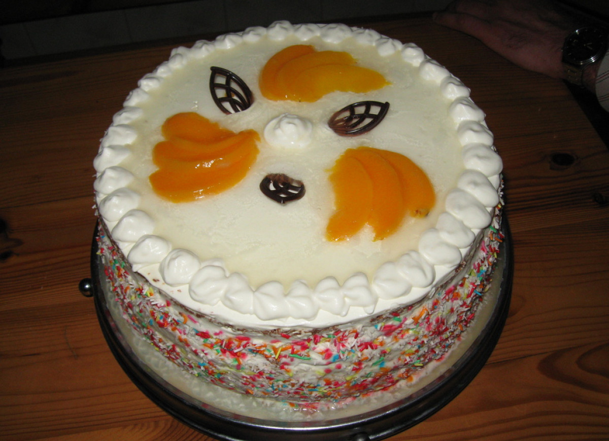 Tort biszkoptowy z kremem Russel