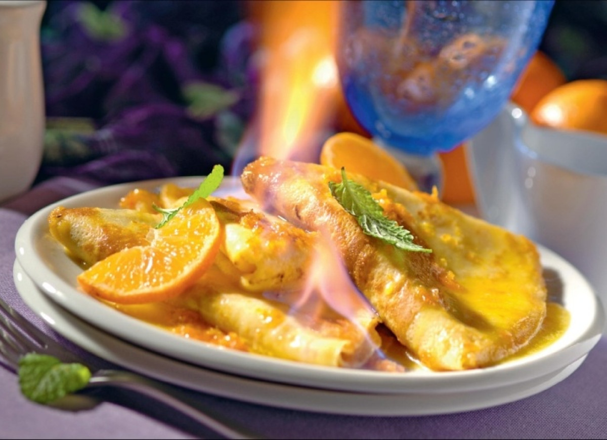 Naleśniki płonące z pomarańczami