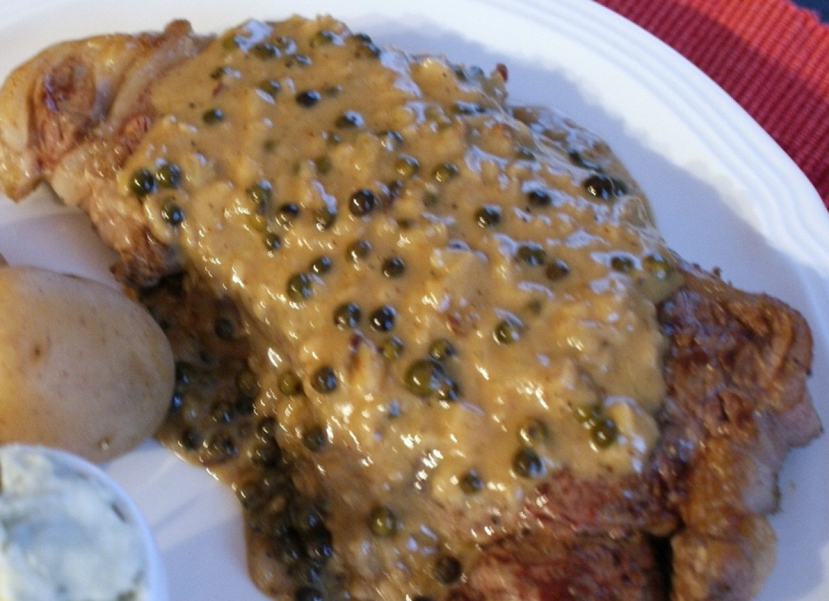 Stek w sosie z zielonego pieprzu