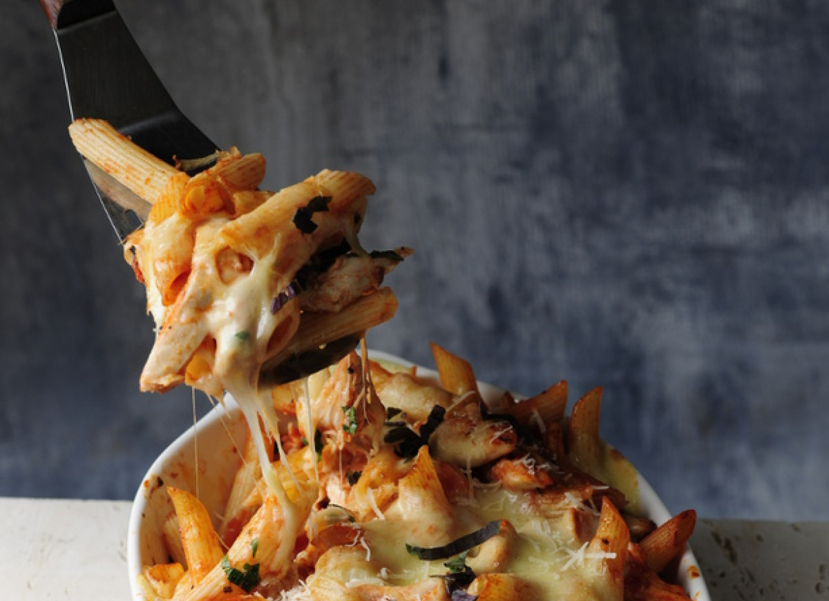 Pieczone penne zite z kurczakiem