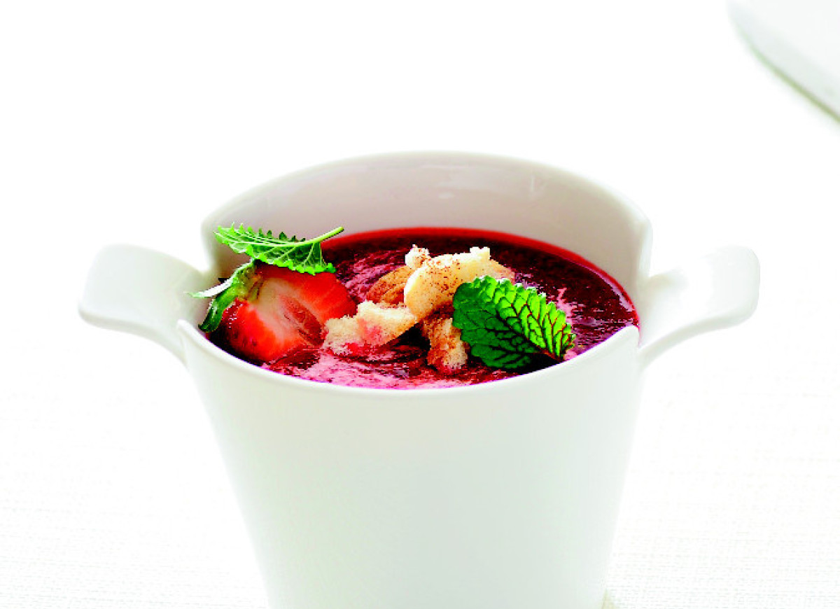 Zupa winna z cynamonem i biszkoptami