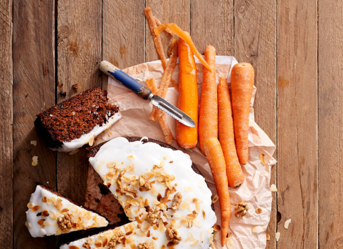 Ciasto marchewkowe z jabłkiem i migdałami